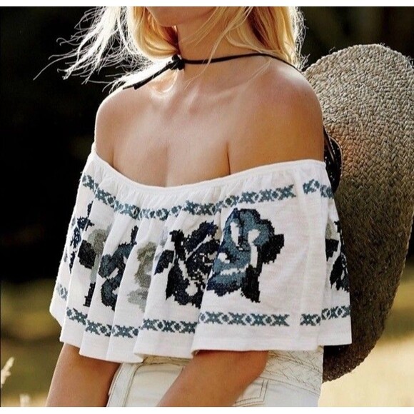 Free People To The Left Blouse Off Shoulder Ruffle Embroidered Ivory Blue Sz XS - Picture 1 of 12